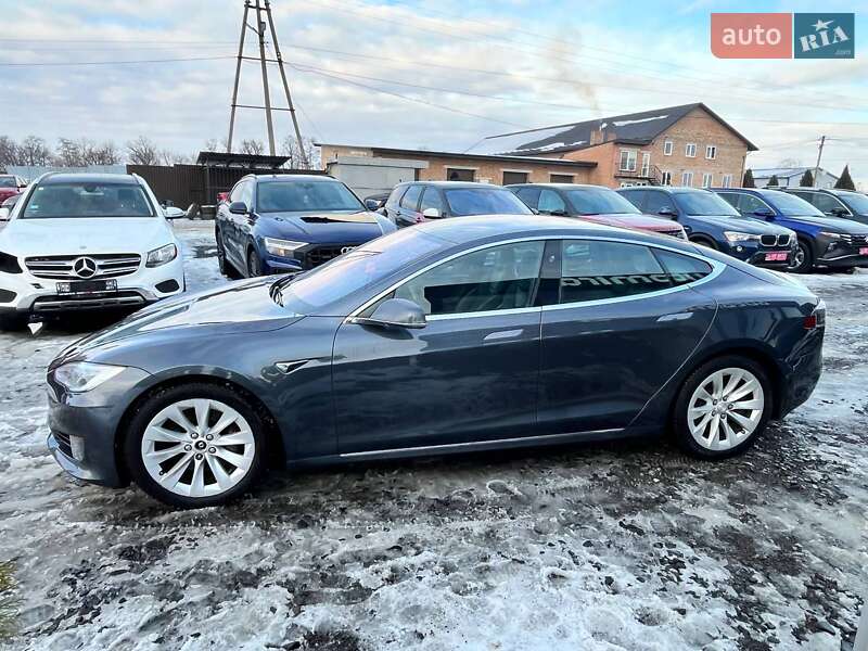 Лифтбек Tesla Model S 2017 в Луцке фото 4 Лифтбек Tesla Model S 2017 в Луцке