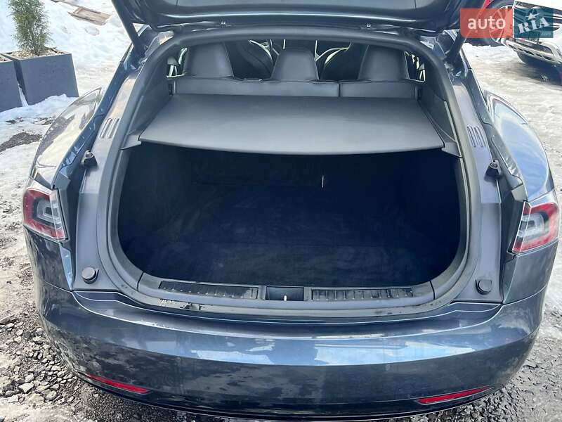Лифтбек Tesla Model S 2017 в Луцке фото 20 Лифтбек Tesla Model S 2017 в Луцке