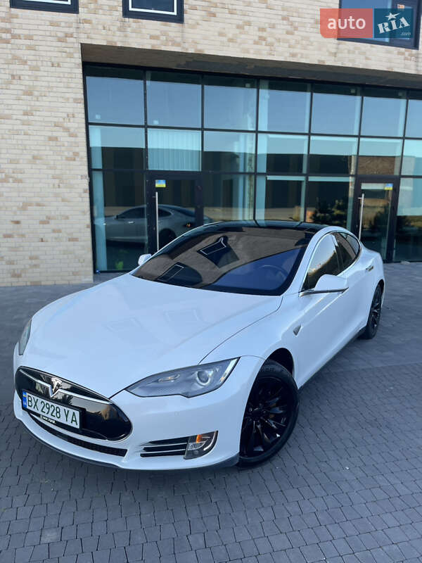 Ліфтбек Tesla Model S 2016 в Хмельницькому