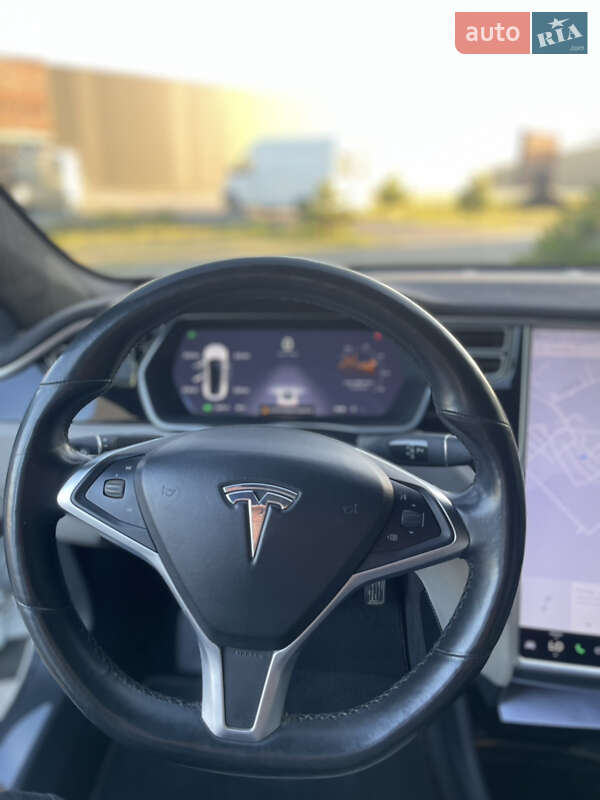 Ліфтбек Tesla Model S 2016 в Хмельницькому