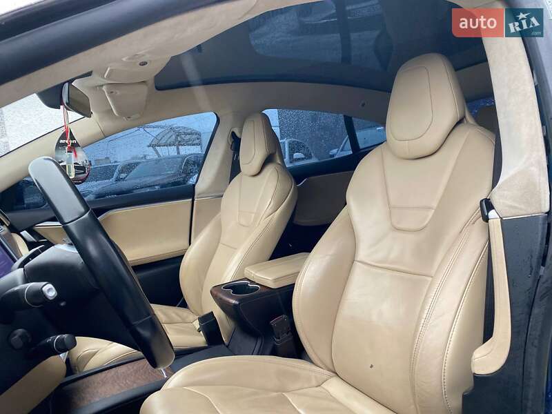 Лифтбек Tesla Model S 2017 в Львове фото 16 Лифтбек Tesla Model S 2017 в Львове