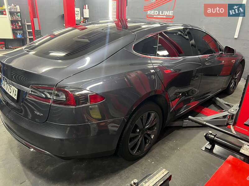 Ліфтбек Tesla Model S 2015 в Софіївській Борщагівці фото 8 Ліфтбек Tesla Model S 2015 в Софіївській Борщагівці