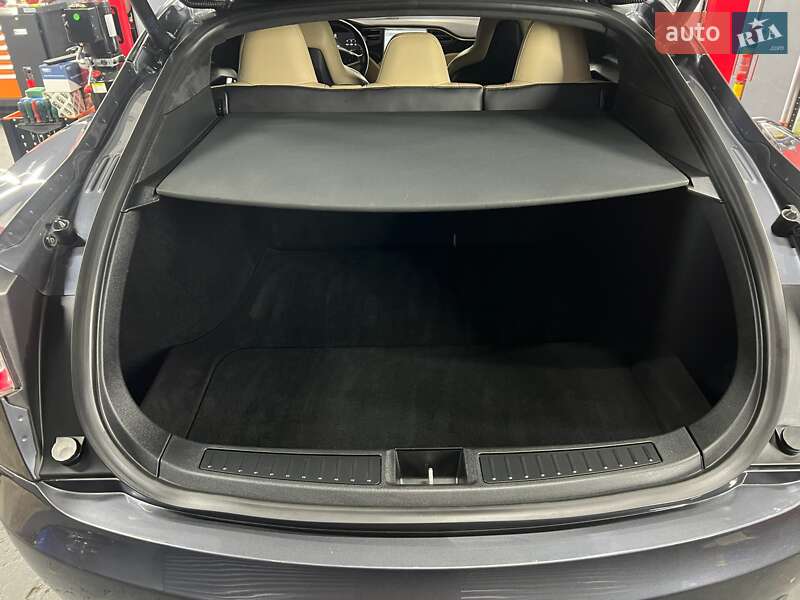 Ліфтбек Tesla Model S 2015 в Софіївській Борщагівці фото 15 Ліфтбек Tesla Model S 2015 в Софіївській Борщагівці