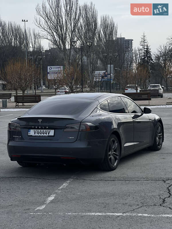 Ліфтбек Tesla Model S 2014 в Запоріжжі