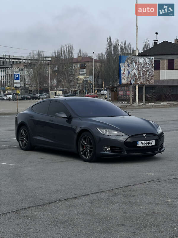 Ліфтбек Tesla Model S 2014 в Запоріжжі