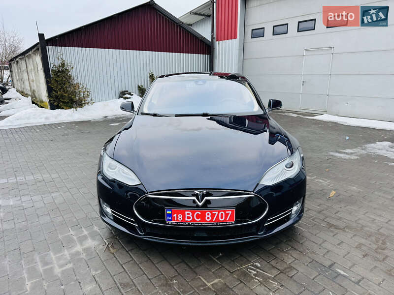 Лифтбек Tesla Model S 2015 в Ровно фото 5 Лифтбек Tesla Model S 2015 в Ровно