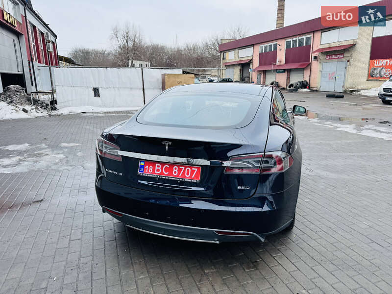 Лифтбек Tesla Model S 2015 в Ровно фото 14 Лифтбек Tesla Model S 2015 в Ровно
