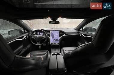 Лифтбек Tesla Model S 2016 в Киеве