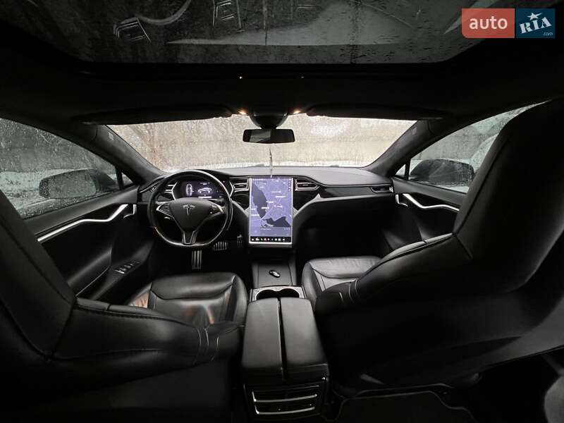 Лифтбек Tesla Model S 2016 в Киеве фото 9 Лифтбек Tesla Model S 2016 в Киеве