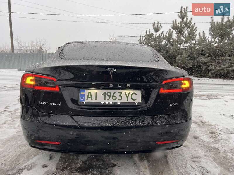 Лифтбек Tesla Model S 2016 в Киеве фото 8 Лифтбек Tesla Model S 2016 в Киеве