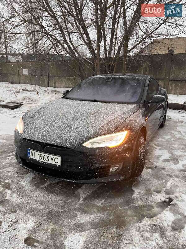 Лифтбек Tesla Model S 2016 в Киеве фото 4 Лифтбек Tesla Model S 2016 в Киеве