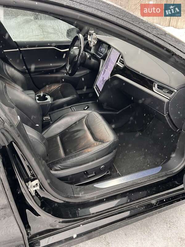 Лифтбек Tesla Model S 2016 в Киеве фото 14 Лифтбек Tesla Model S 2016 в Киеве