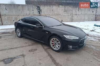 Лифтбек Tesla Model S 2014 в Ромнах