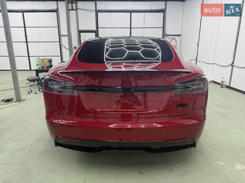 Ліфтбек Tesla Model S 2021 в Львові