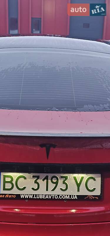 Ліфтбек Tesla Model S 2021 в Львові