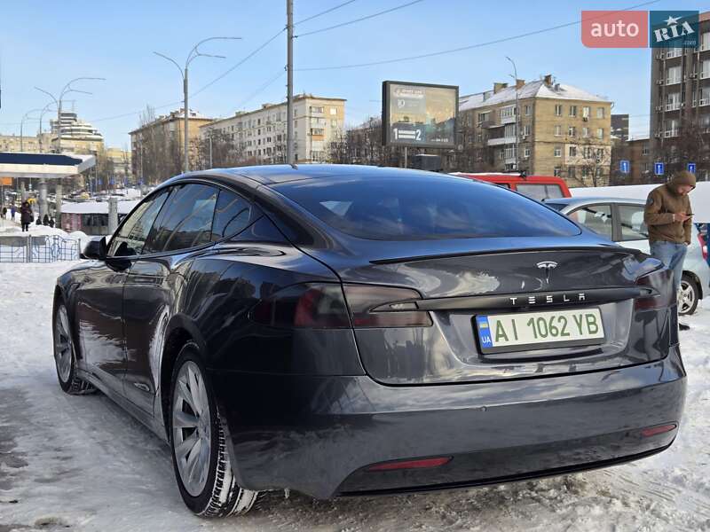 Лифтбек Tesla Model S 2016 в Киеве фото 4 Лифтбек Tesla Model S 2016 в Киеве