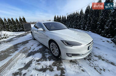 Ліфтбек Tesla Model S 2016 в Львові