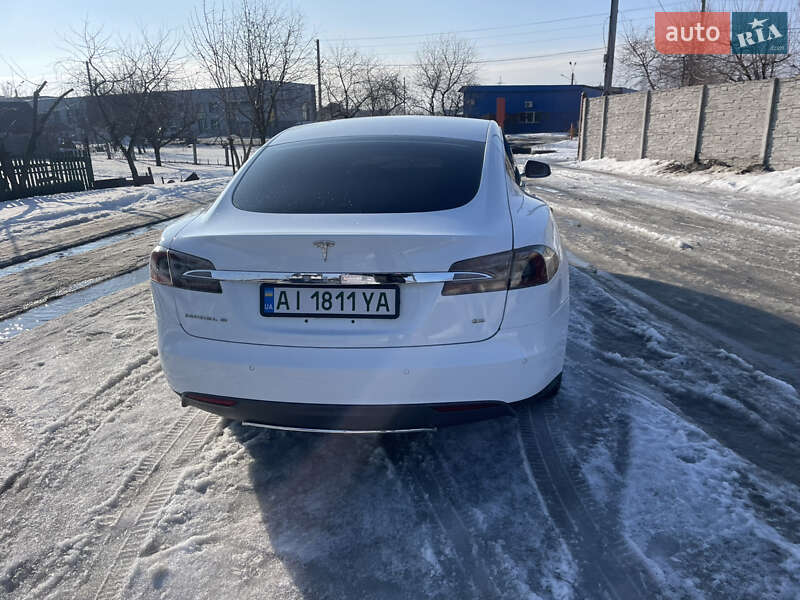Лифтбек Tesla Model S 2014 в Фастове