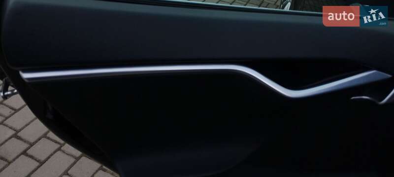 Ліфтбек Tesla Model S 2014 в Львові фото 8 Ліфтбек Tesla Model S 2014 в Львові