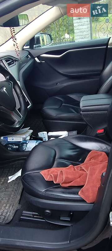 Ліфтбек Tesla Model S 2014 в Львові фото 9 Ліфтбек Tesla Model S 2014 в Львові