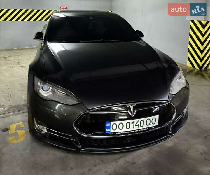 Лифтбек Tesla Model S 2015 в Одессе