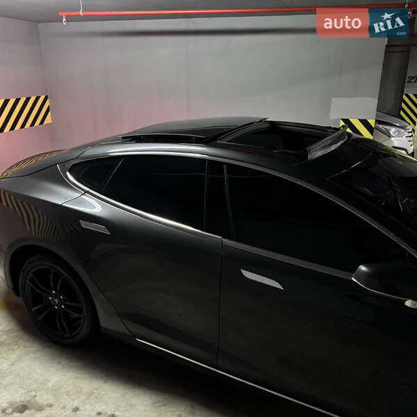 Лифтбек Tesla Model S 2015 в Одессе