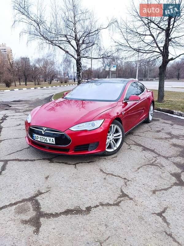 Лифтбек Tesla Model S 2016 в Запорожье фото 10 Лифтбек Tesla Model S 2016 в Запорожье