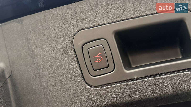 Лифтбек Tesla Model S 2017 в Трускавце фото 117 Лифтбек Tesla Model S 2017 в Трускавце