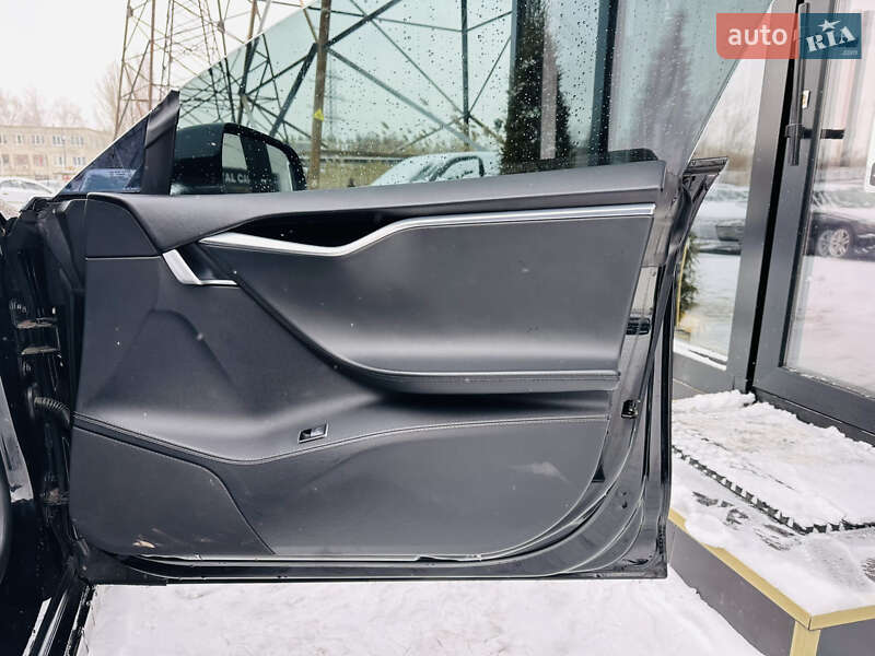 Ліфтбек Tesla Model S 2014 в Харкові
