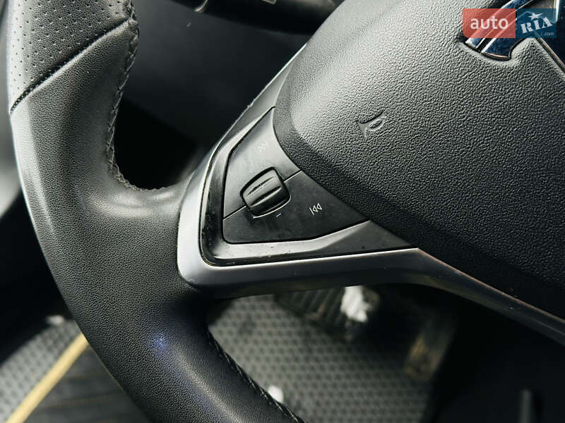 Ліфтбек Tesla Model S 2014 в Харкові