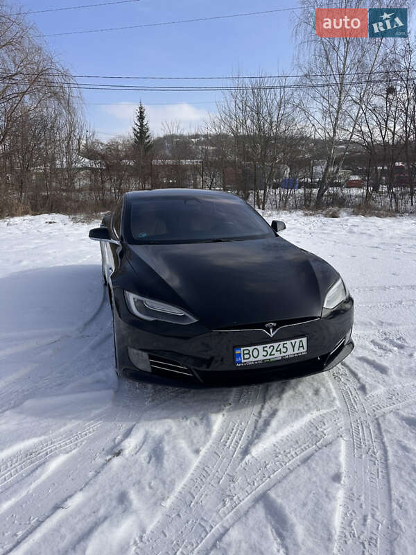 Лифтбек Tesla Model S 2017 в Черновцах фото 4 Лифтбек Tesla Model S 2017 в Черновцах