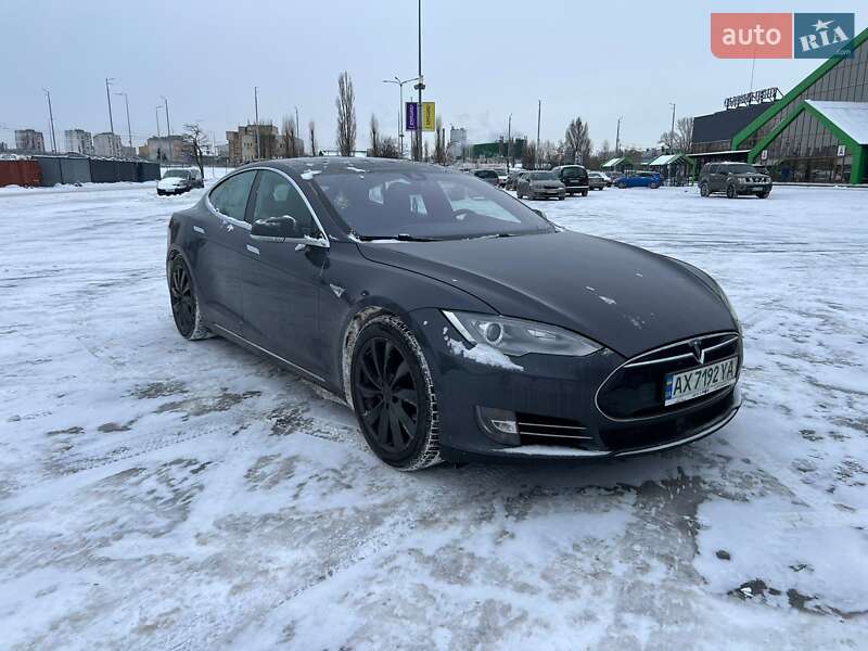 Лифтбек Tesla Model S 2014 в Ахтырке