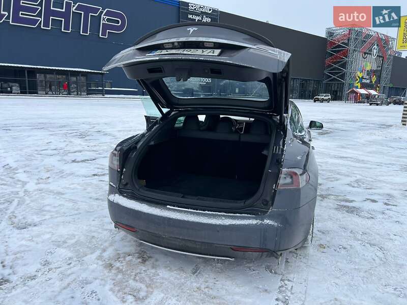 Лифтбек Tesla Model S 2014 в Ахтырке