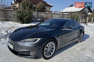 Лифтбек Tesla Model S 2018 в Ровно