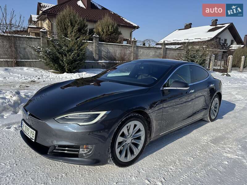 Лифтбек Tesla Model S 2018 в Ровно фото Лифтбек Tesla Model S 2018 в Ровно