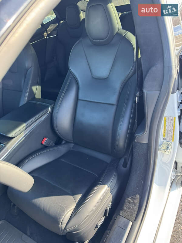 Лифтбек Tesla Model S 2021 в Ровно