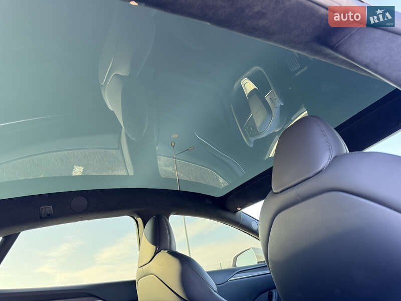 Лифтбек Tesla Model S 2021 в Ровно