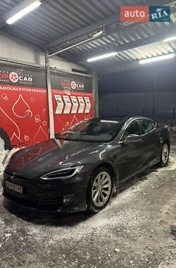 Ліфтбек Tesla Model S 2017 в Києві