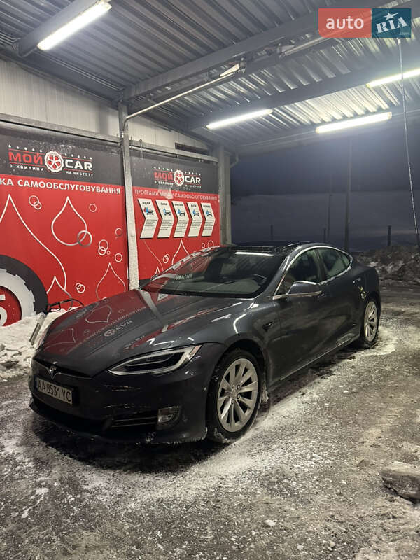 Tesla Model S 2017