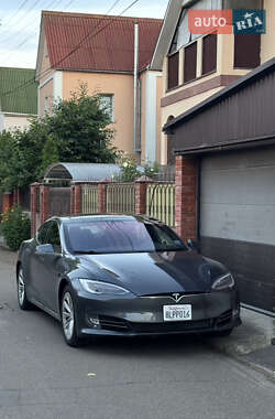 Лифтбек Tesla Model S 2017 в Киеве