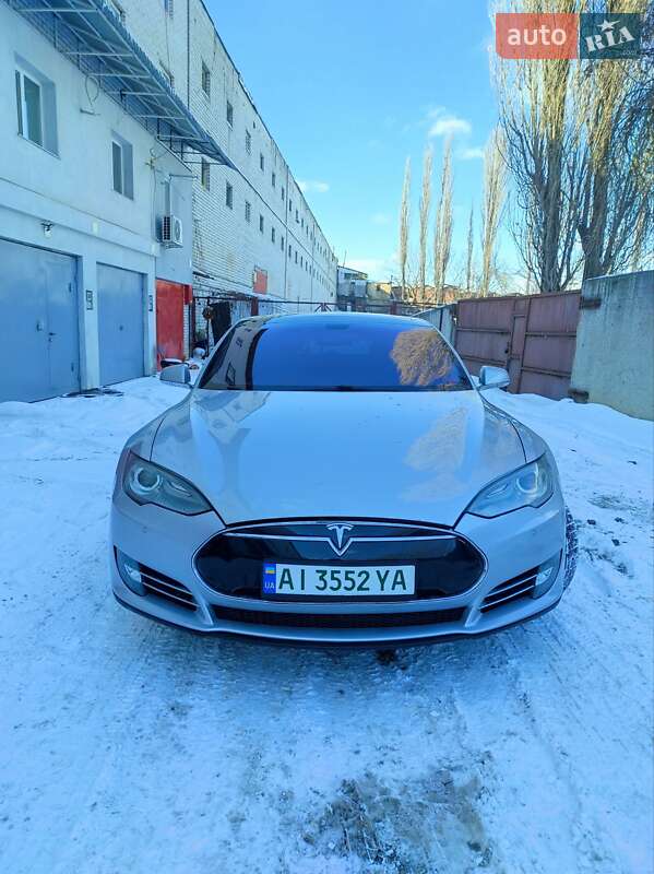 Ліфтбек Tesla Model S 2013 в Києві