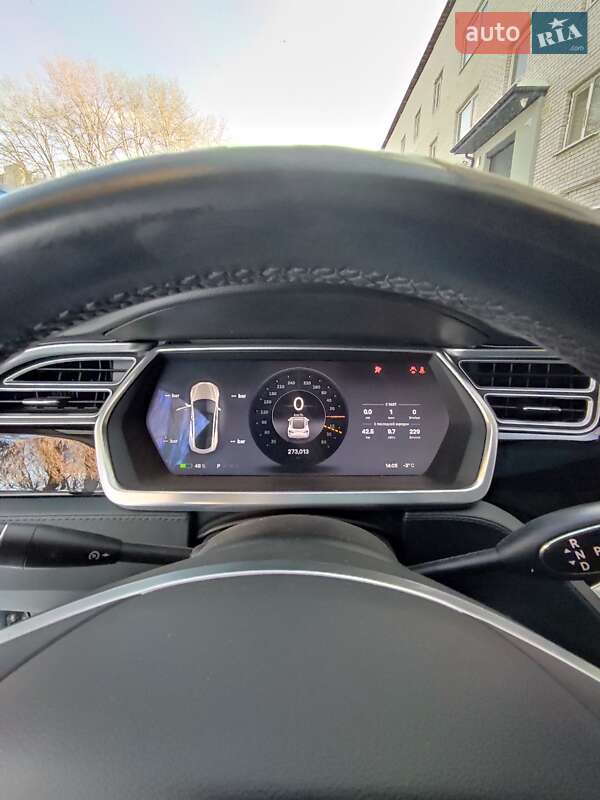 Ліфтбек Tesla Model S 2013 в Києві