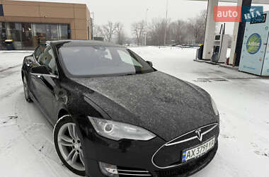 Лифтбек Tesla Model S 2015 в Днепре