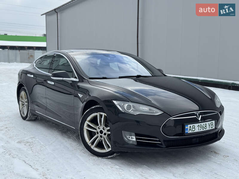 2015 Tesla Model-S, VIN 5YJSA7S26FF088253:plate — фото 1 (autoria)