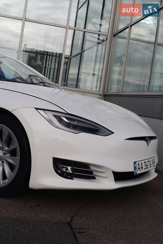 Ліфтбек Tesla Model S 2019 в Києві