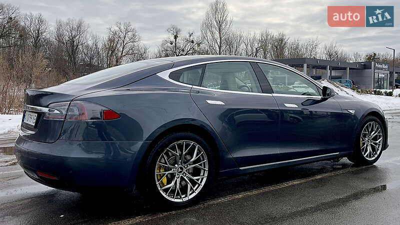 Ліфтбек Tesla Model S 2016 в Бучі