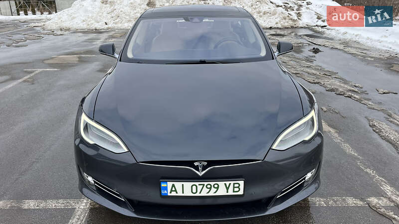 Ліфтбек Tesla Model S 2016 в Бучі