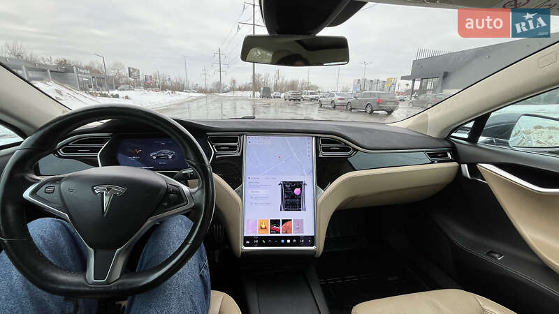 Ліфтбек Tesla Model S 2016 в Бучі
