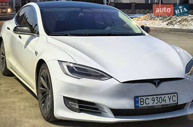 Лифтбек Tesla Model S 2016 в Львове