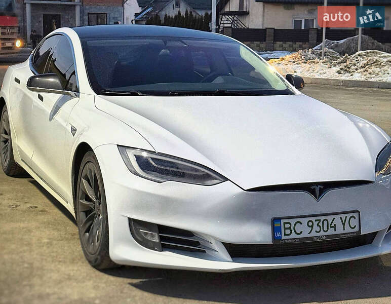 Tesla Model S 2016